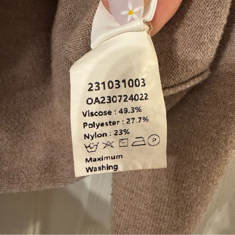 Commense Beige Collared Sweater - Picture 5 of 5